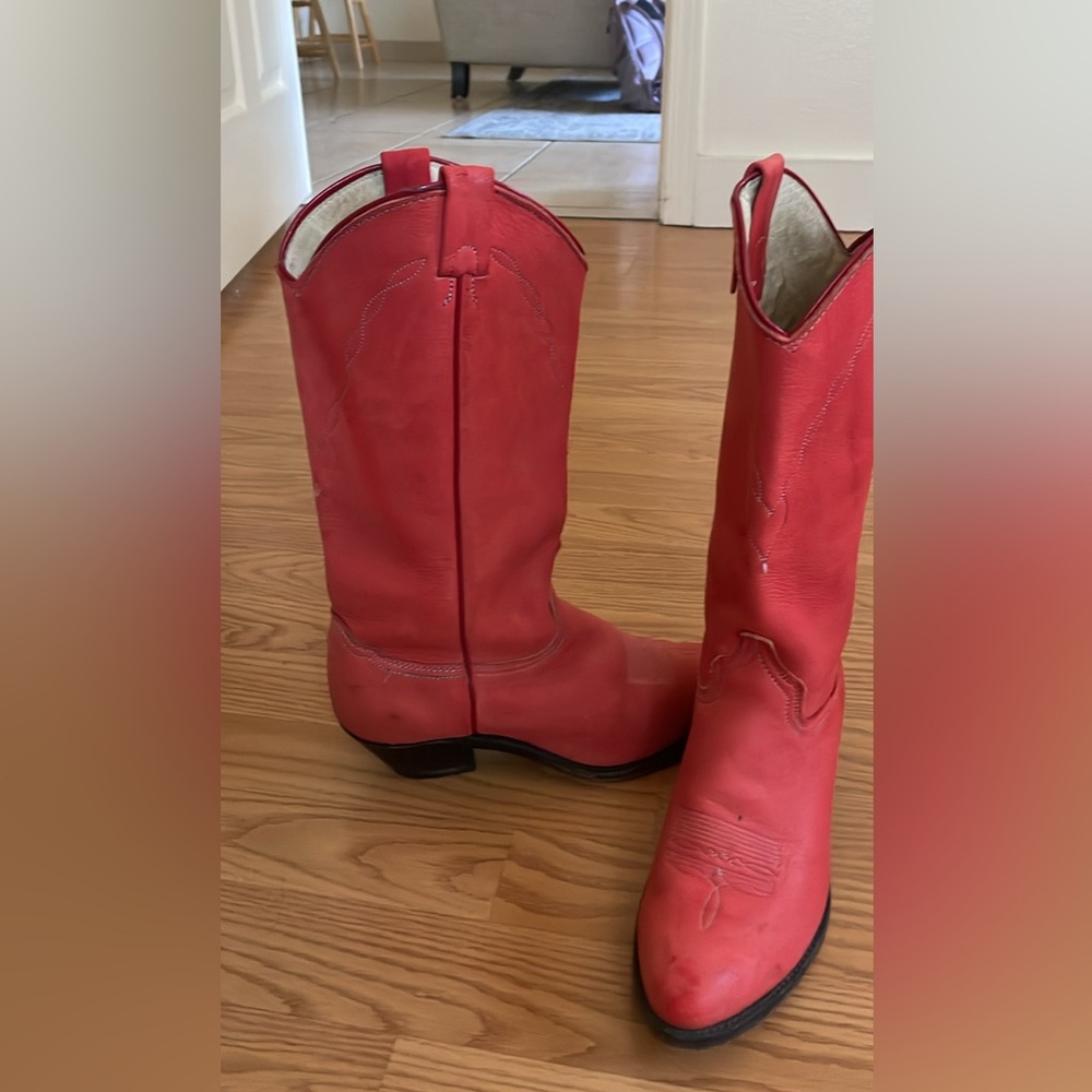 Pink deerskin cowgirl boots!